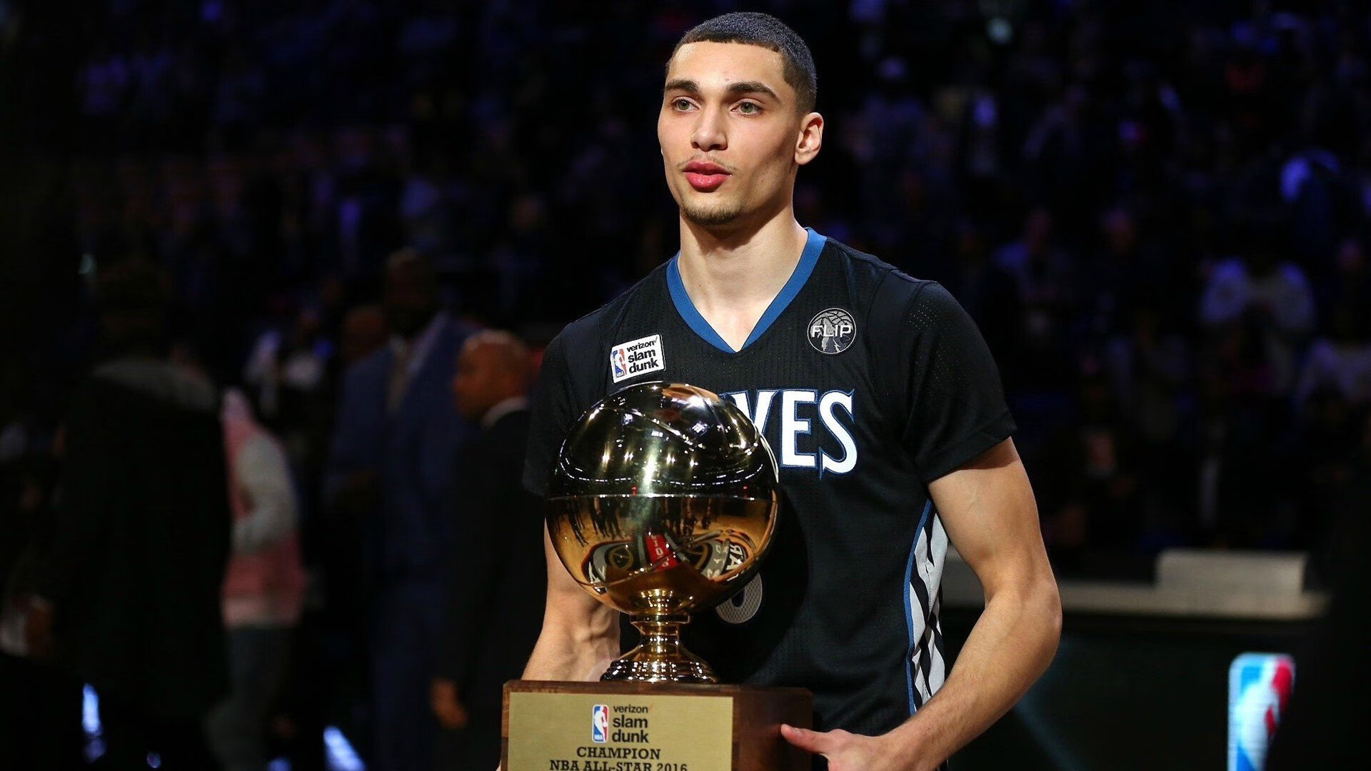 绿茵场上的风暴与羽毛球场上的独舞，德国战车碾压丹麦，桃田贤斗的绝对统治